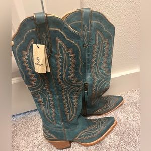 Ariat NWT Women’s Turquoise Boots